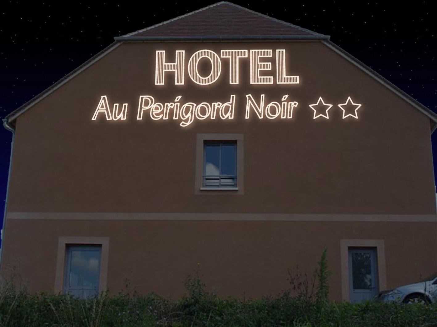 Hotel Au Périgord Noir Hautefort Esterno foto