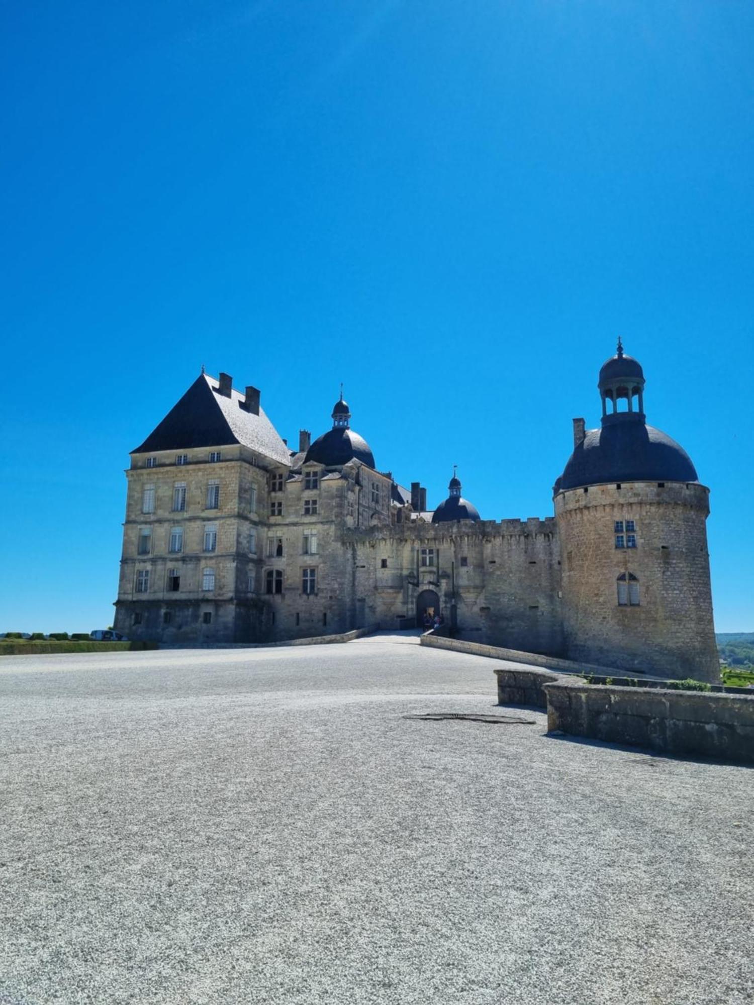 Hotel Au Périgord Noir Hautefort Esterno foto